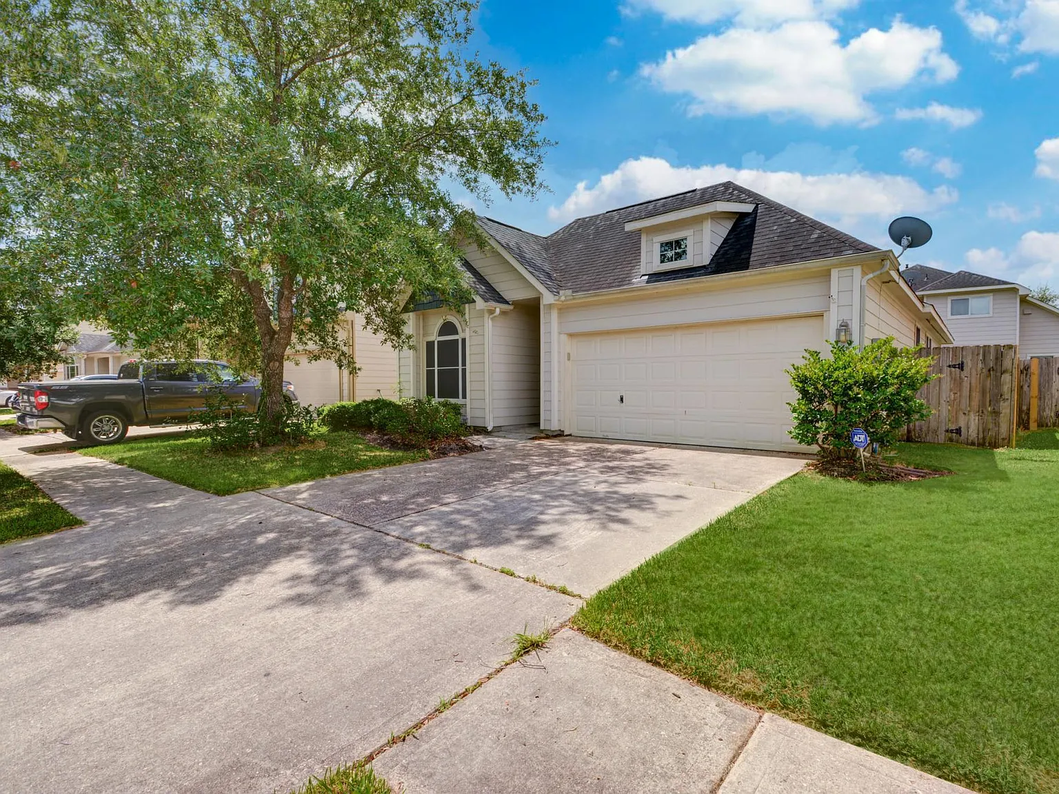 12914 Redbud Shores Ln — Photo 3