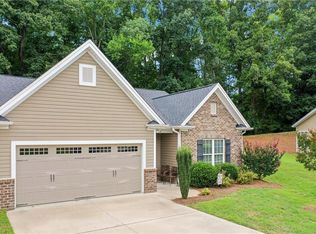 6284 Queens Gate Ct, Clemmons, NC 27012