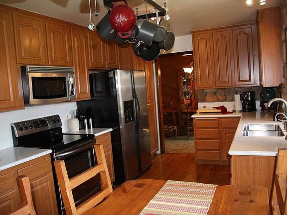 4th image of 4021 Heather Ln