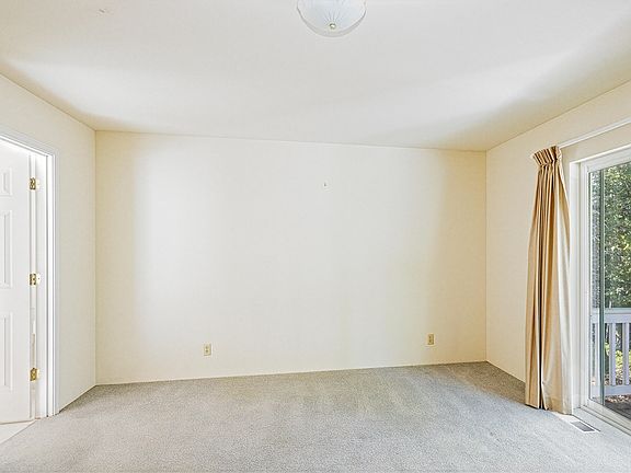 5th image of 35255 Redwood Hwy