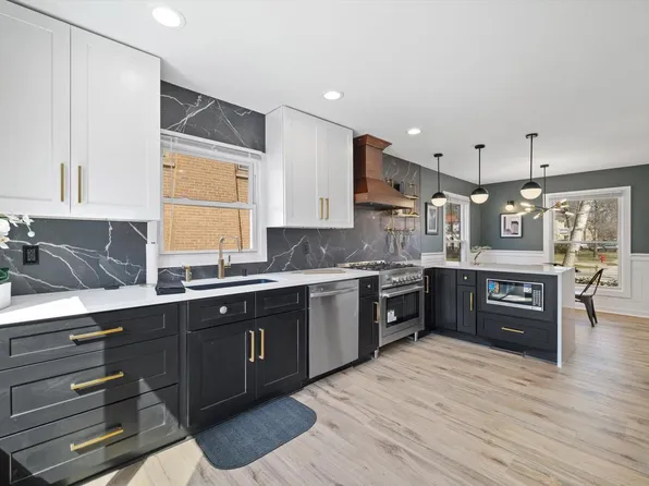 5741 North Santa Monica BOULEVARD, Whitefish Bay, WI 53217
