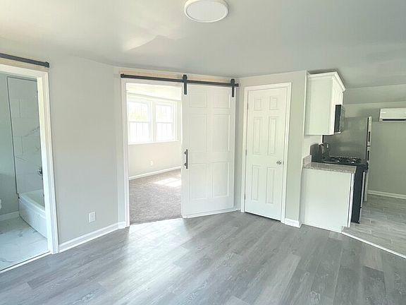 4th image of 809 Norman Ave Unit B