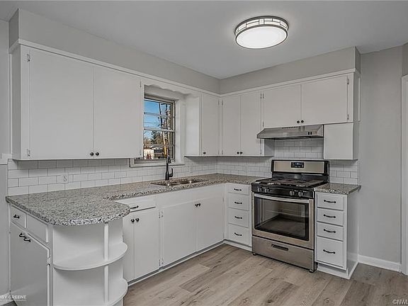 2nd image of 2605 Waverly Dr