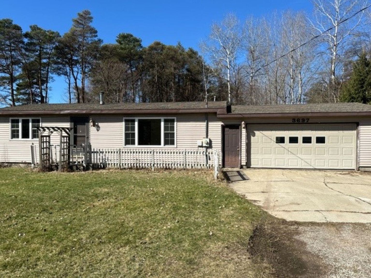 3697 N Sturgeon Rd, Midland, MI 48642 | Zillow