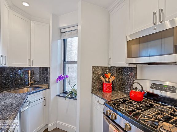 4th image of 98 Park Ter E APT 1H