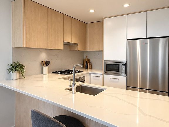 5th image of 567 Clarke Rd #1705