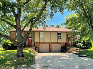 321 SE Melody Ln, Lees Summit, MO 64063