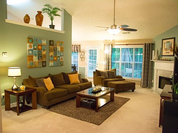 2nd image of 1975 Charleston Oak Cir