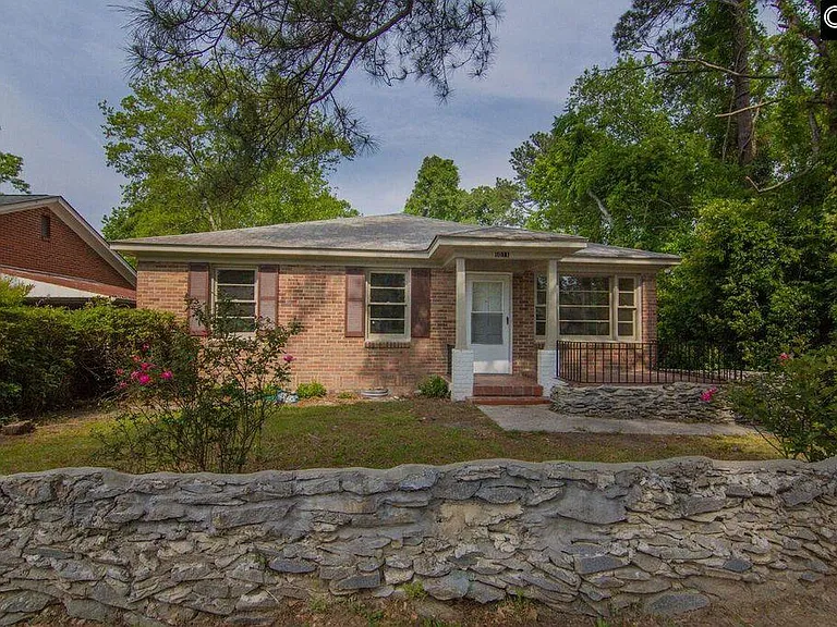 1011 S Kilbourne Rd — Photo 1