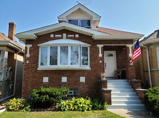 7820 W Cressett Dr, Elmwood Park, IL