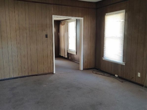 210 Selma Ave, Valley Grande, AL 36701