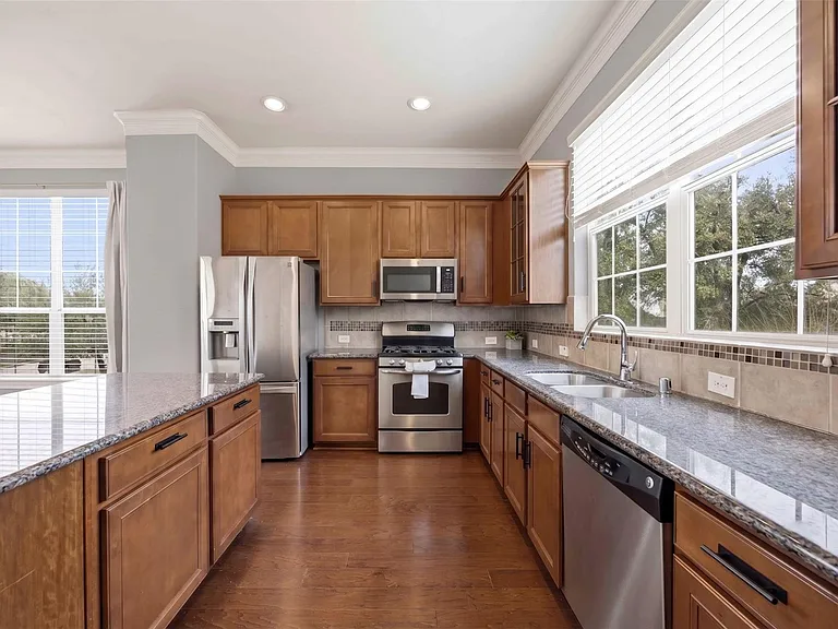 10702 Clearview Villa Pl — Photo 4