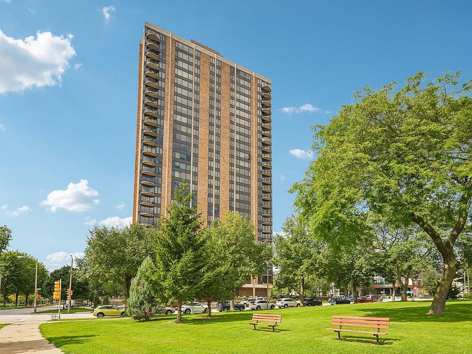 1st image of 929 N Astor STREET #2307