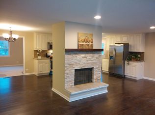 123 W Weathersfield Way, Schaumburg, IL 60193