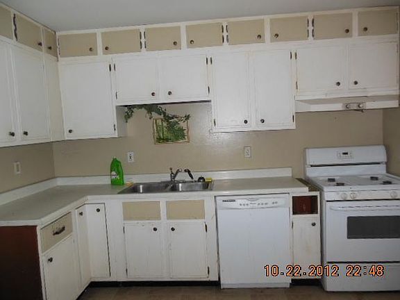 4th image of 2411 Lakewood Dr