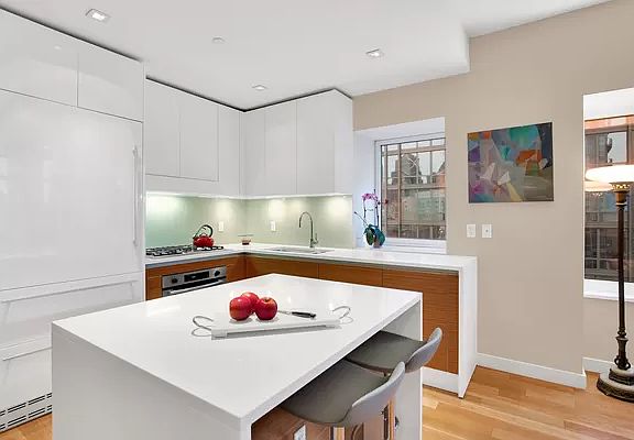 3rd image of 555 W 59th St APT 18B
