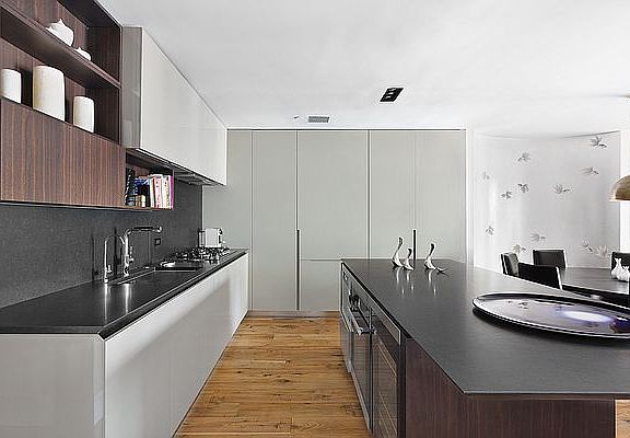 4th image of 155 W 18th St APT 704