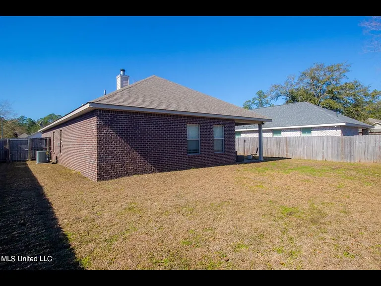 13736 Fieldcrest Way — Photo 20