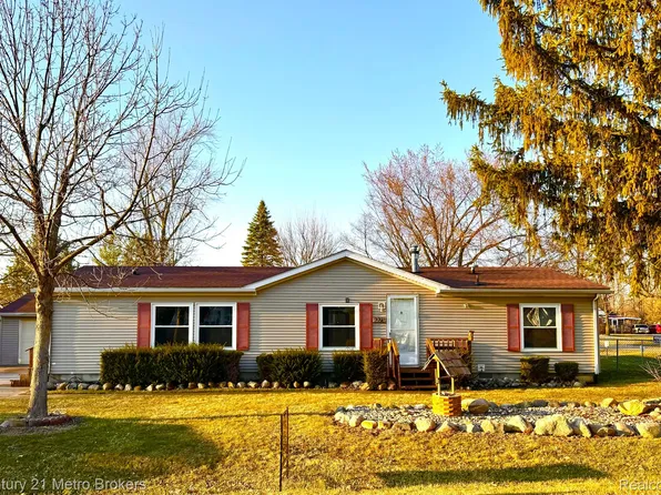 2275 Bradford Dr, Flint, MI 48507