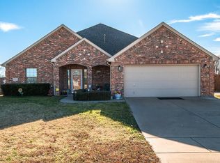 1309 Valley Dr, Justin, TX 76247