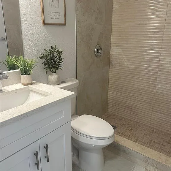 1635 Evergreen St #D — Photo 3
