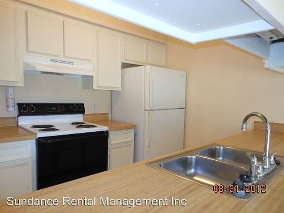 3rd image of 32 Cape Dr NW APT D