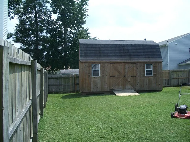 776 Michelle Dr — Photo 2