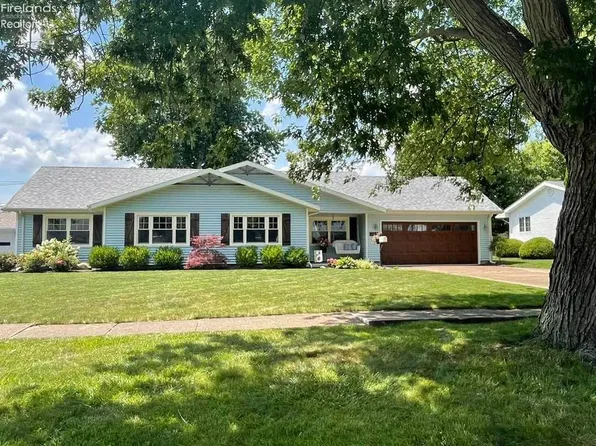 746 Clinton St, Pt Clinton, OH 43452