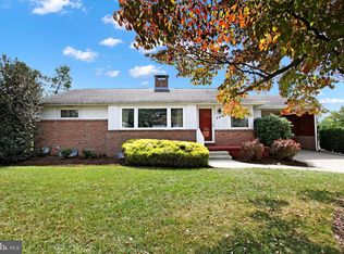 2064 Knob Hill Rd, York, PA 17403