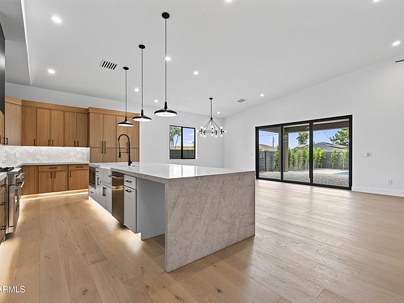 5th image of 1335 E KALER Drive