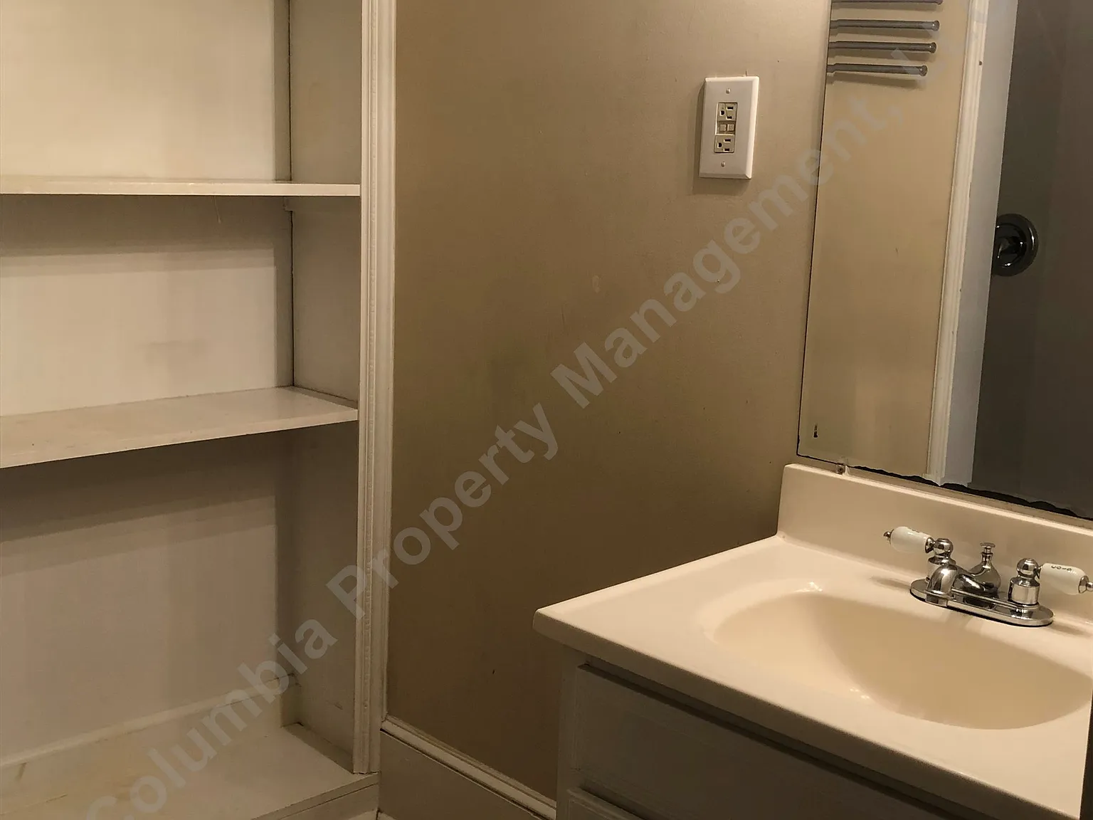 3 bed, 1200 sqft, $1,495 — Photo 2