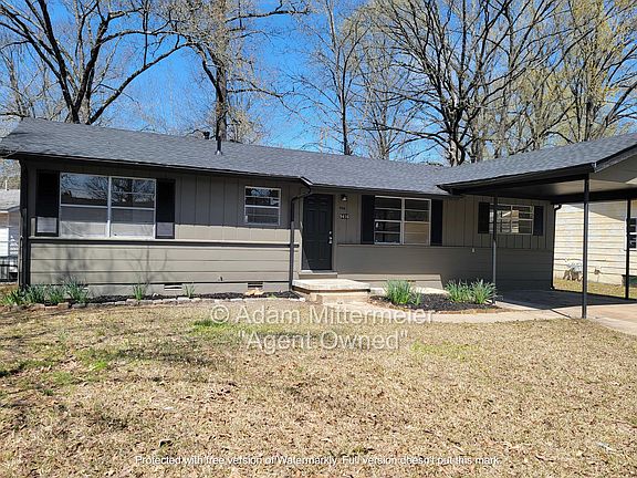 3rd image of 9416 Woodford Dr