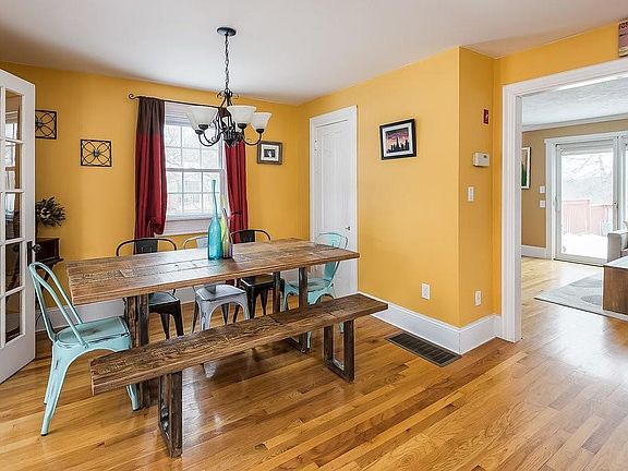 4th image of 61 Mylod St
