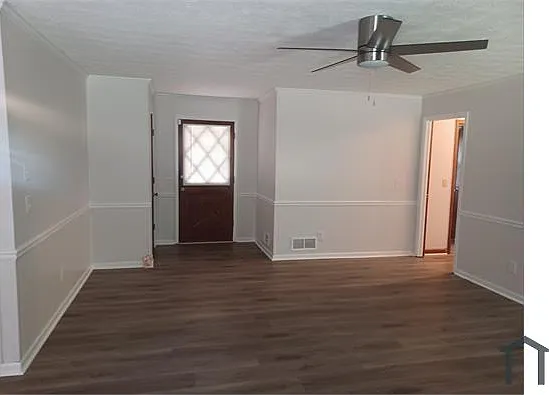 564 Creekwood Ct SE — Photo 4