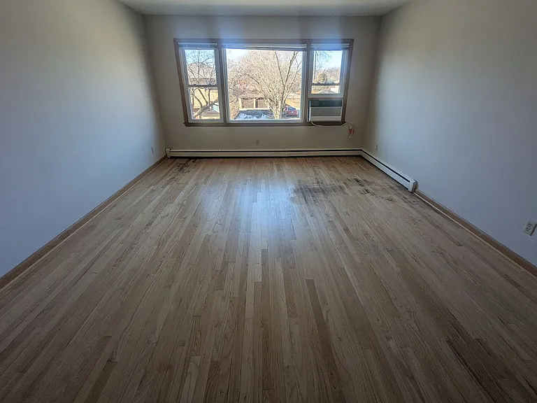 909 S Brooks St #6 — Photo 16