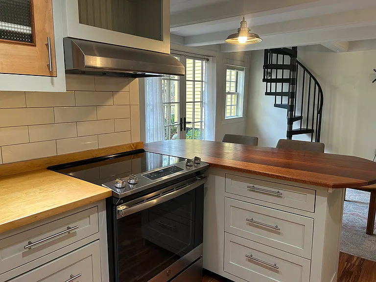 28 Blossom St #3 — Photo 11