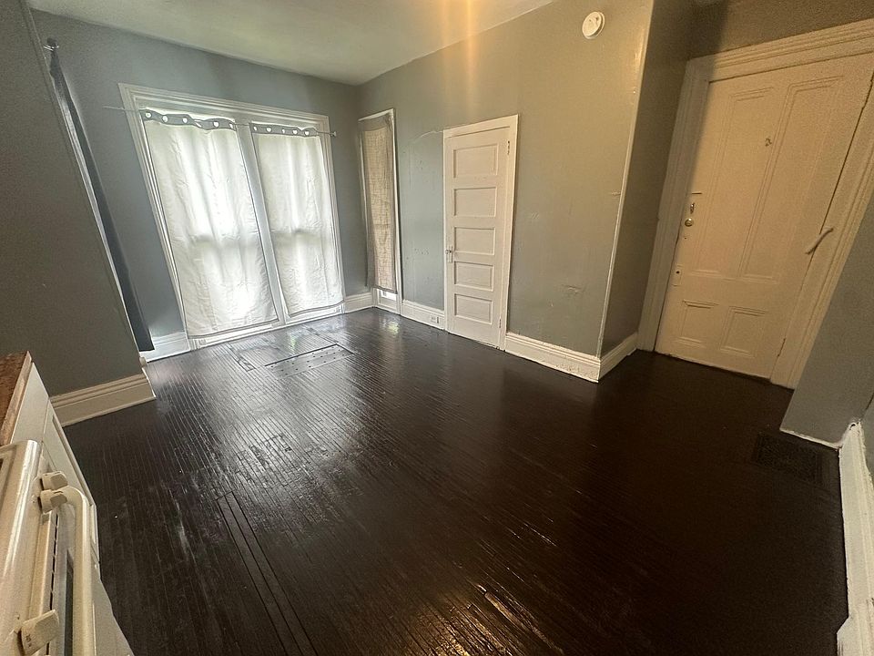 2nd image of 47 Rowley St Unit 1