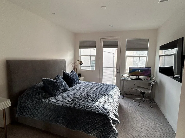 582 E Imperial Ave — Photo 9
