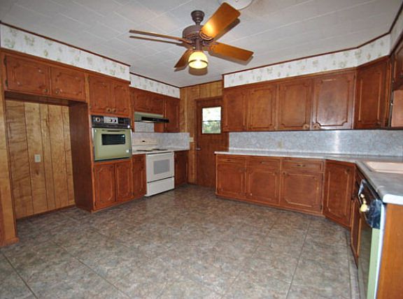 3rd image of 169 Bob Moritz Dr