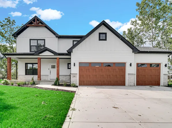 702 Ketill Ct, Crown Point, IN 46307