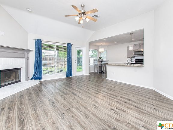 3rd image of 214 Vela Way