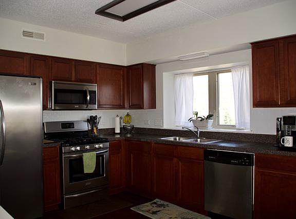 2nd image of 615 Perrie Dr APT 303-3