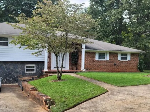 631 Carver Rd, Martinsville, VA 24112