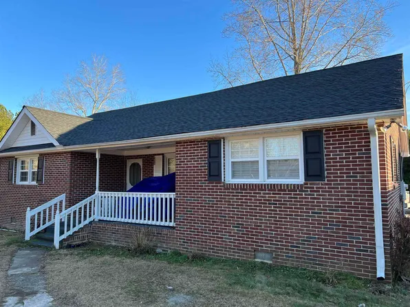 725 Bradley Dill Rd, Campobello, SC 29322