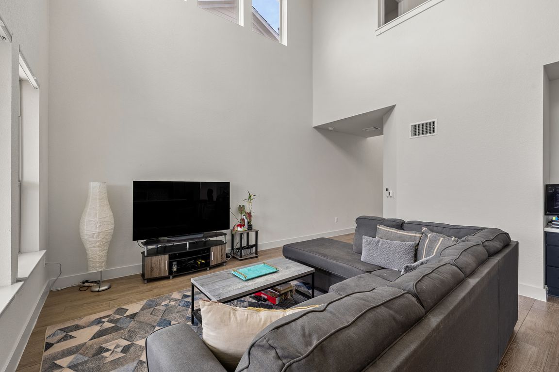 next background image