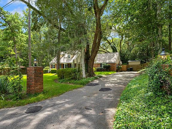 2nd image of 3124 Adwood Rd