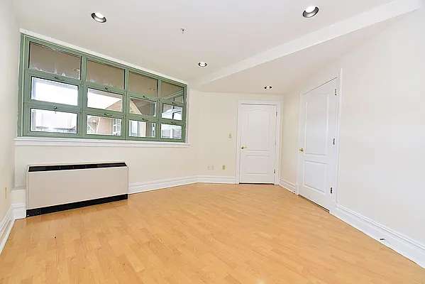 Rented by Keller Williams NYC | media 17