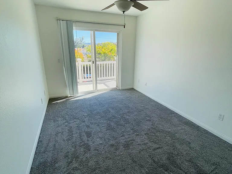 1918 Kelly Ave #5 — Photo 13