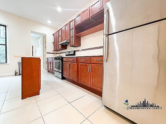 2nd image of 316 Jefferson Ave APT 4