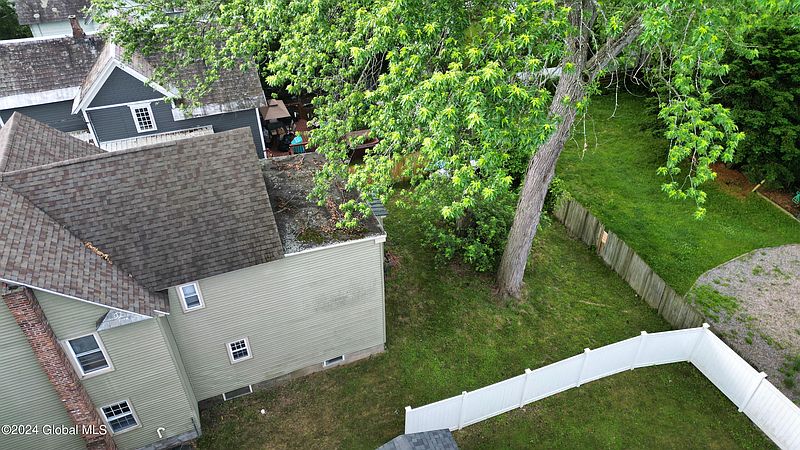 3rd image of 18 Garfield Street